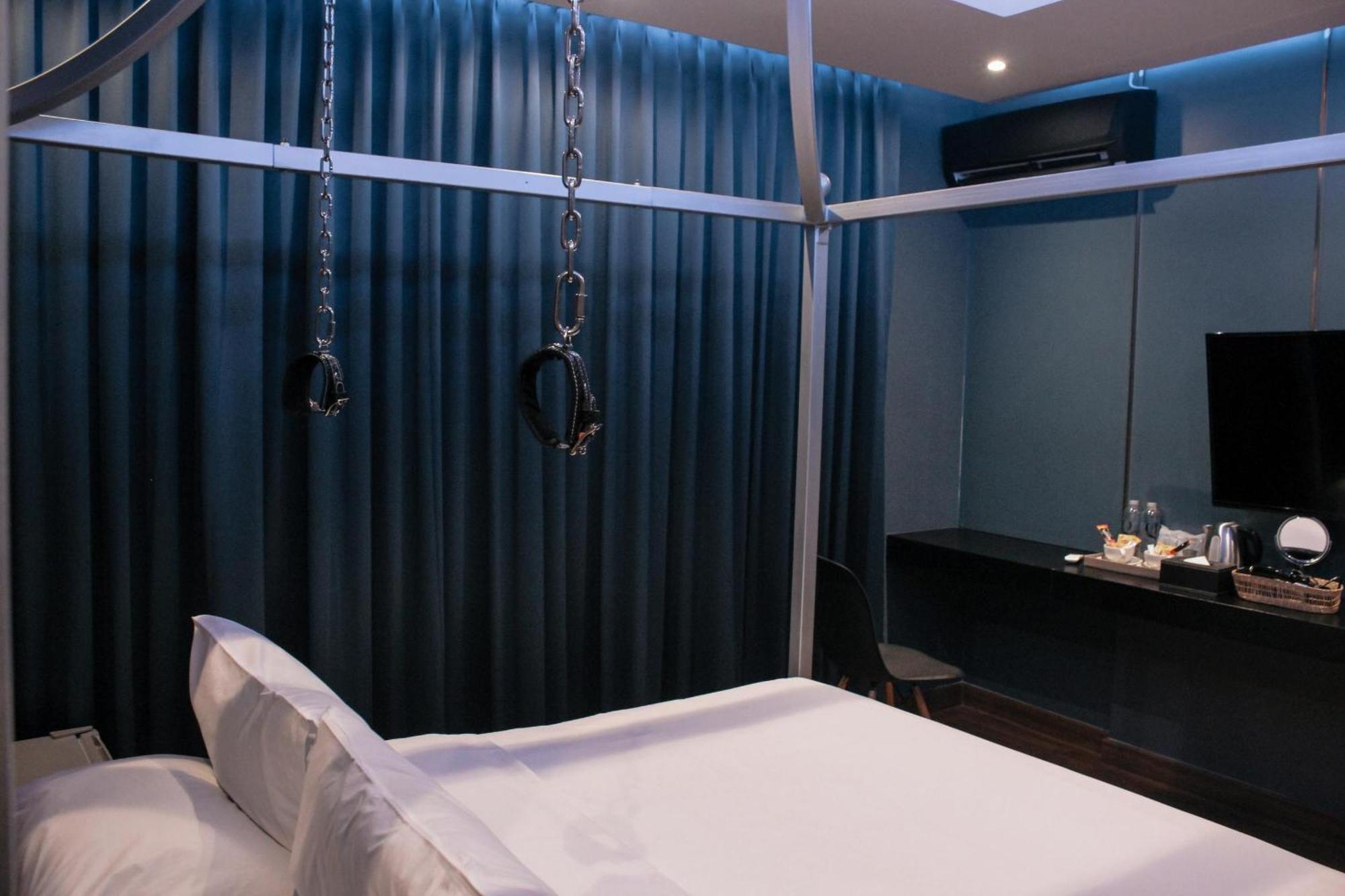 G Boutique Silom Hotel Бангкок Экстерьер фото