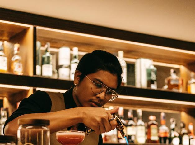 G Boutique Silom Hotel Бангкок Экстерьер фото