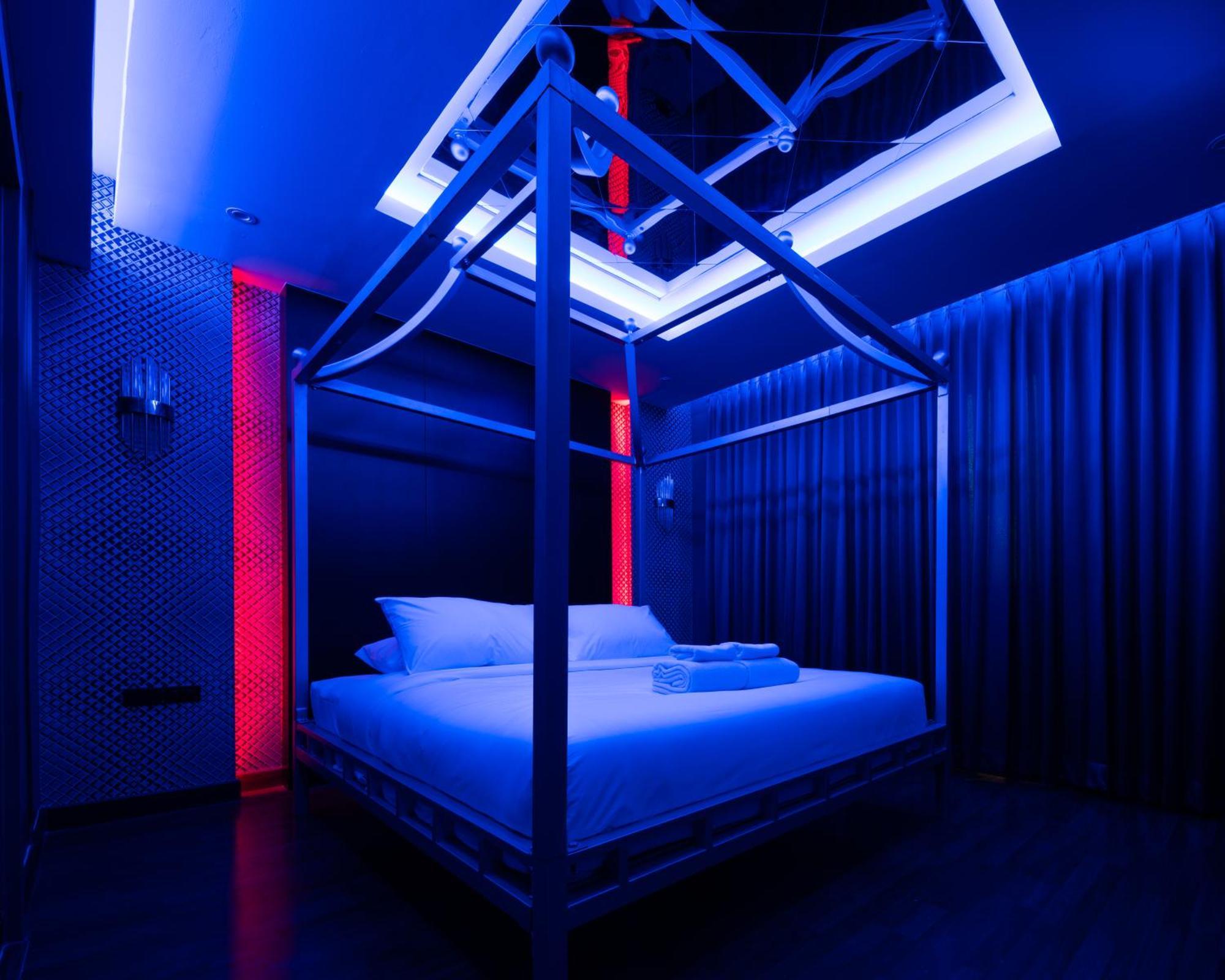 G Boutique Silom Hotel Бангкок Экстерьер фото