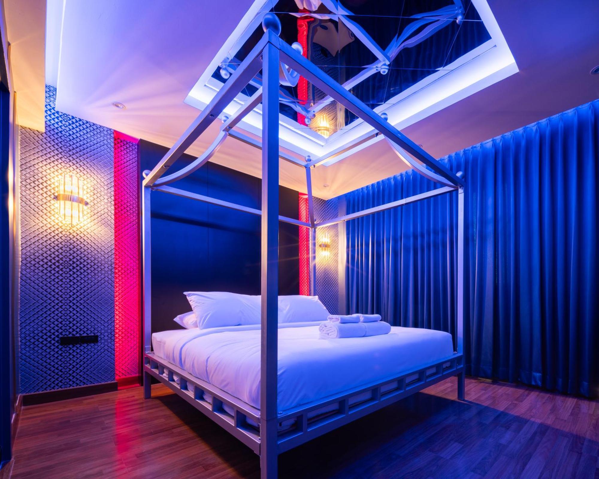 G Boutique Silom Hotel Бангкок Экстерьер фото