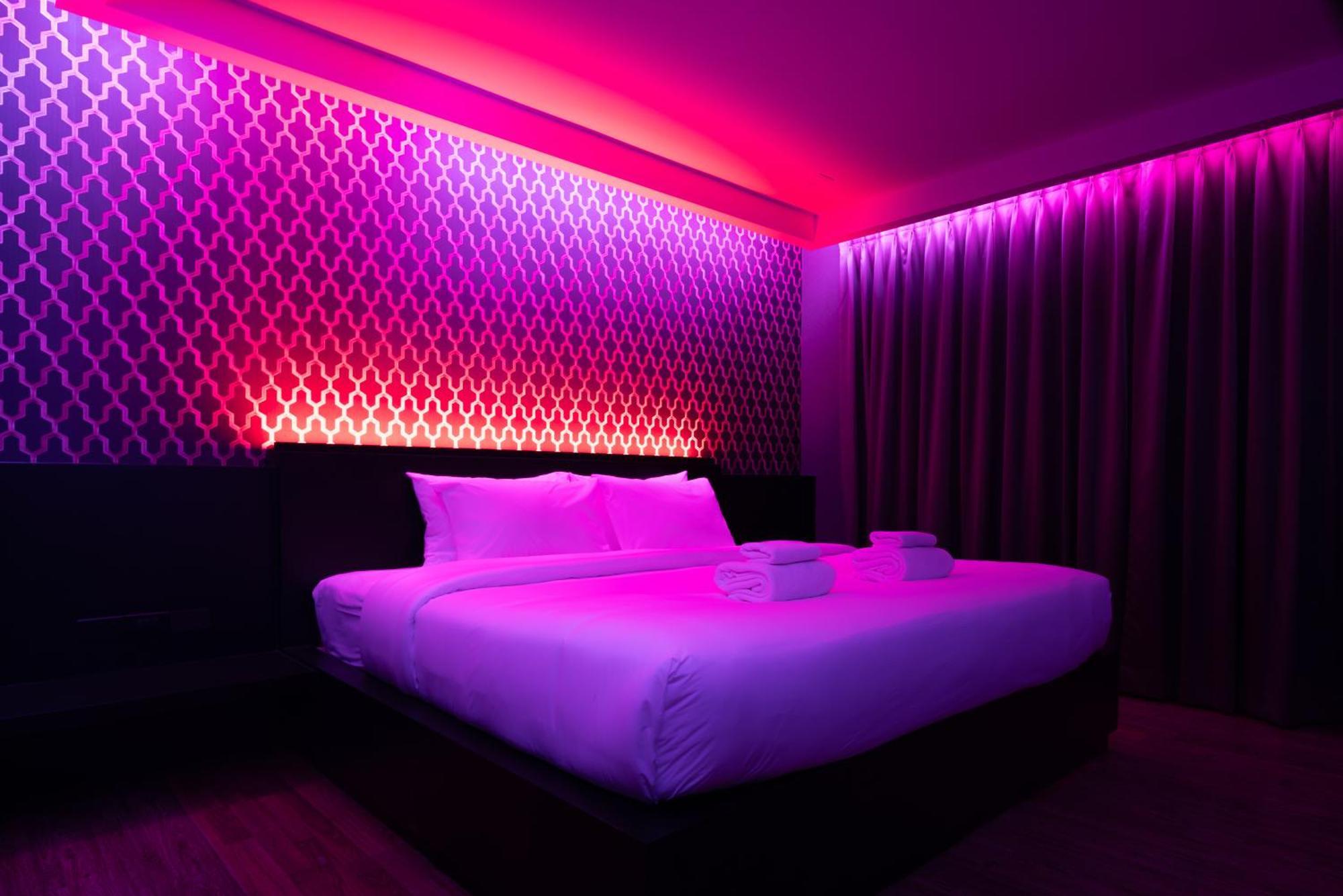 G Boutique Silom Hotel Бангкок Экстерьер фото