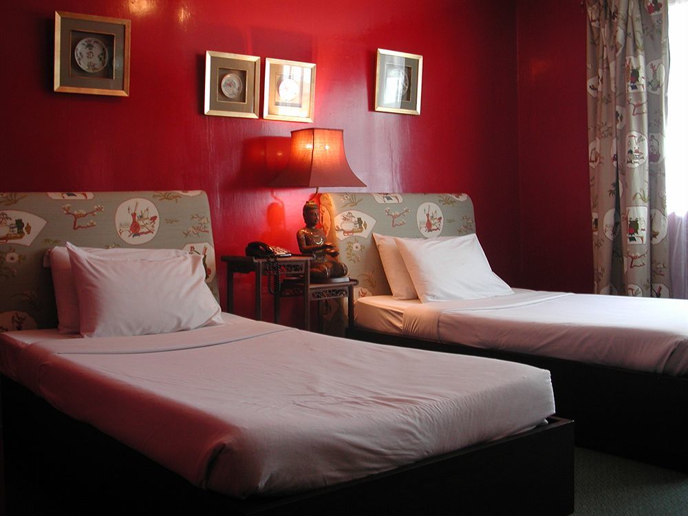 G Boutique Silom Hotel Бангкок Экстерьер фото